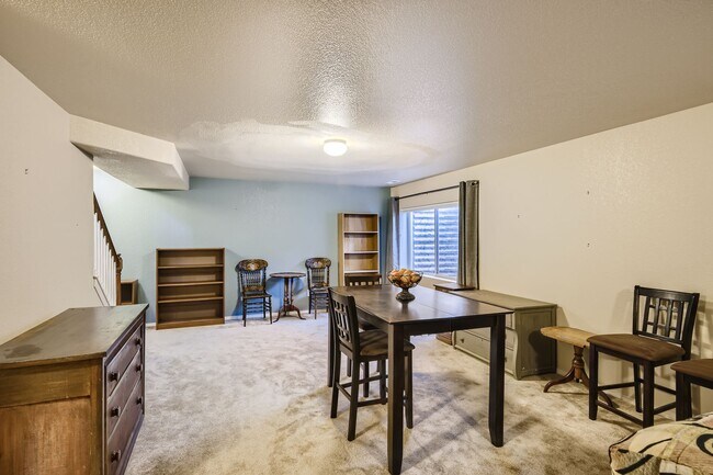 Building Photo - Flying Horse home for rent on Cake Bread!