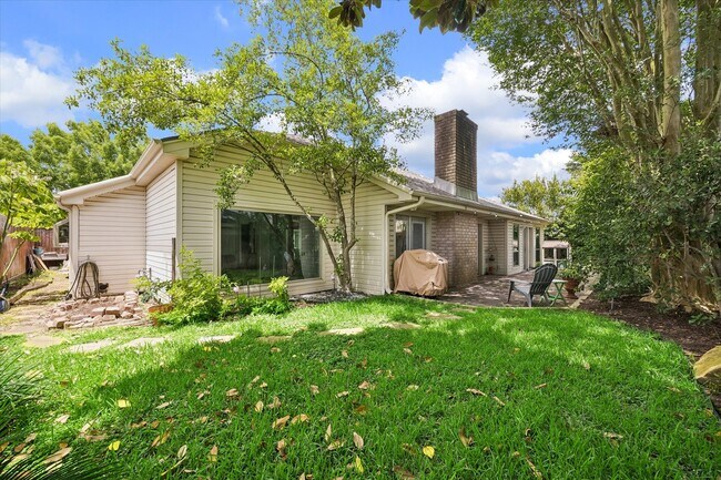 Building Photo - 12107 Burgoyne Dr