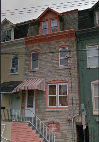 Primary Photo - 443 Gordon St