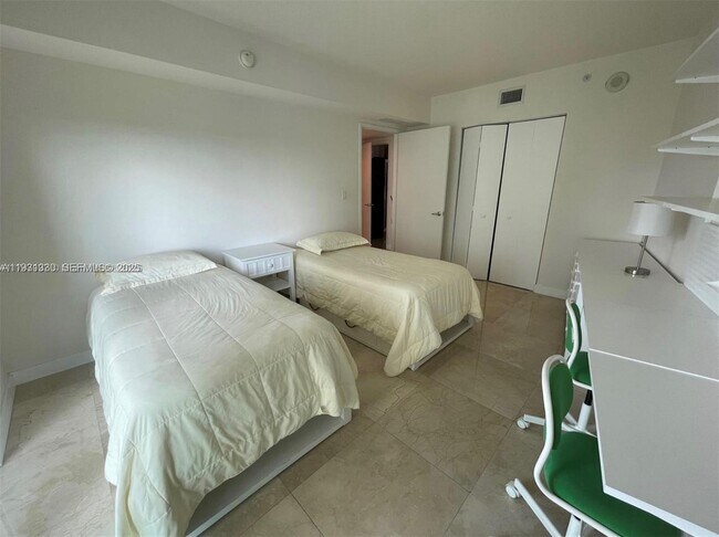 Building Photo - 250 Sunny Isles Blvd