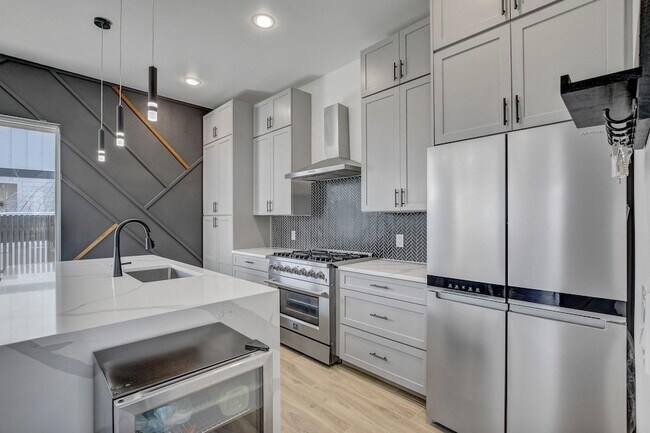 Building Photo - 4703 Louis Ave