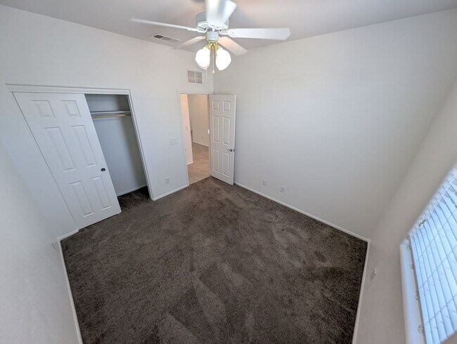 Building Photo - 664 Vetiver Ln