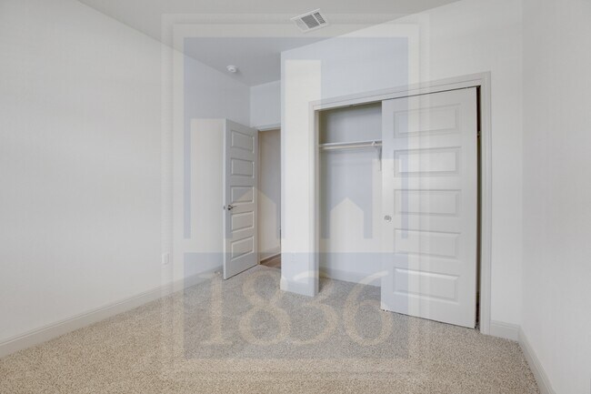 Building Photo - 18001 Umberto Dr
