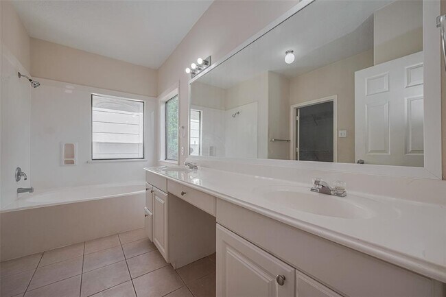 Building Photo - 11214 Palmsprings Dr