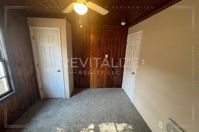 Building Photo - 466 Bayshore Duplex Unit A