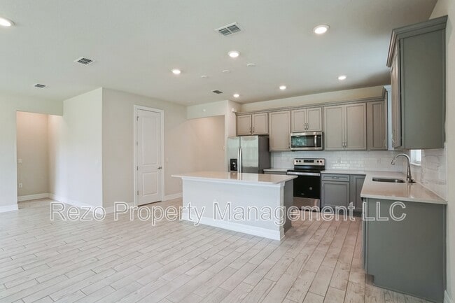 Building Photo - 2132 Live Oak Lake Rd