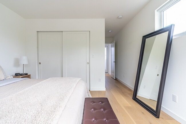 Building Photo - 5109C Phinney Ave N