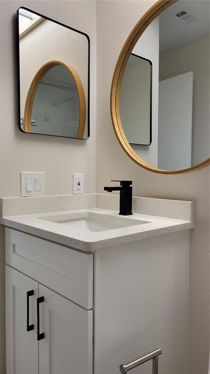 Building Photo - 4845 Winslow Beacon