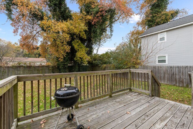 Building Photo - Dream Home Alert in Hampton!