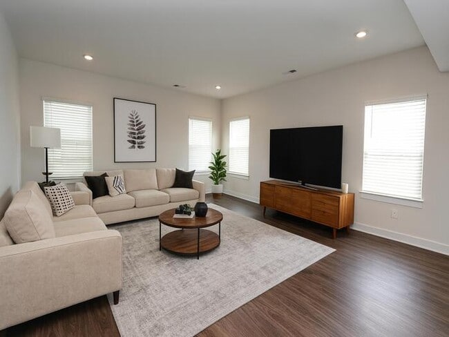 Building Photo - Wonderful 3BR 2BA Home w/ Upgraded Kitchen • Assigned Parking • Patio & Porch in Concord