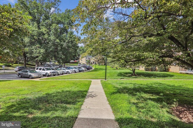 Primary Photo - 10631 Montrose Ave