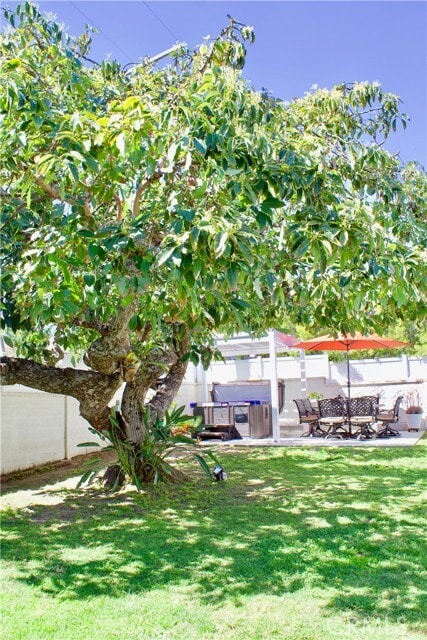 Building Photo - 8727 Glider Ave