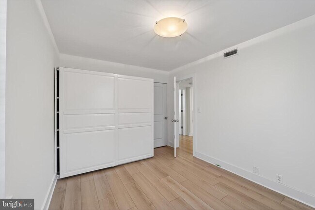 Building Photo - 3450 39th St NW