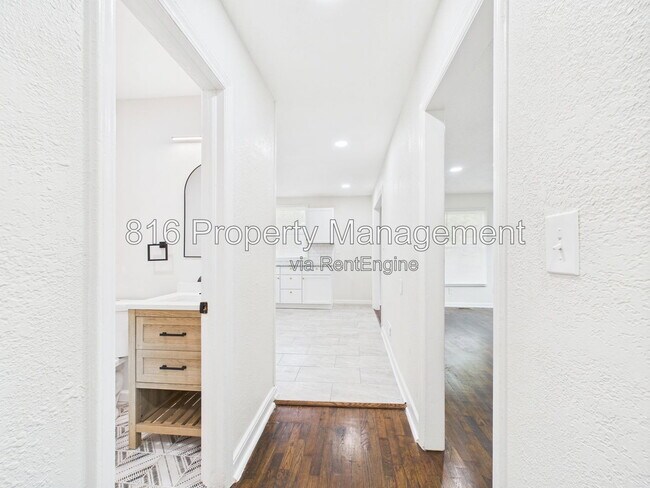 Building Photo - 8404 E 47th Terrace