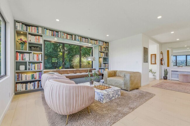 Building Photo - Beautifully Remodeled 4BR + Office Mill Valley Home — Furnished, Private 3/4-Acre Setting, Walk t...