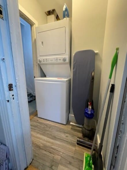 Building Photo - 40 Forest St