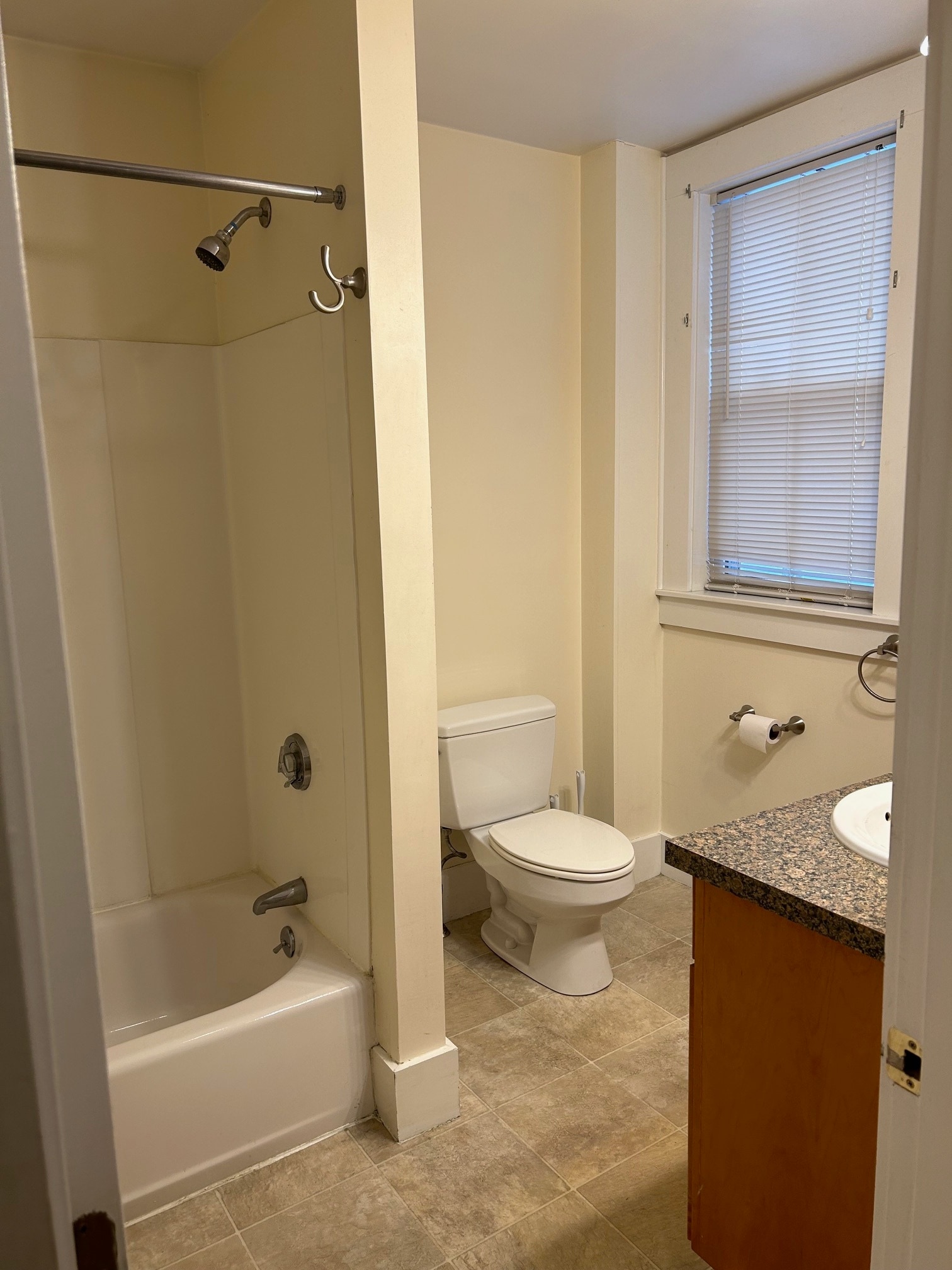 Building Photo - 4 Riggs St