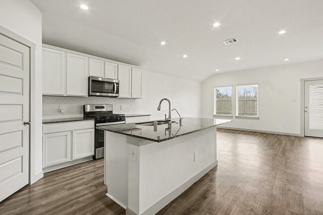 Building Photo - 9926 Palm Royal Dr