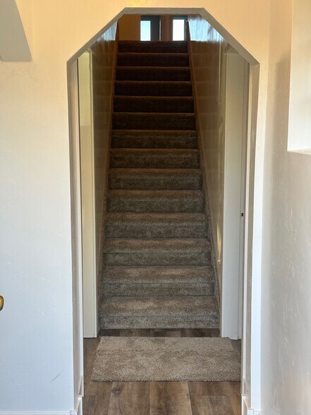 Building Photo - 479 W Center St