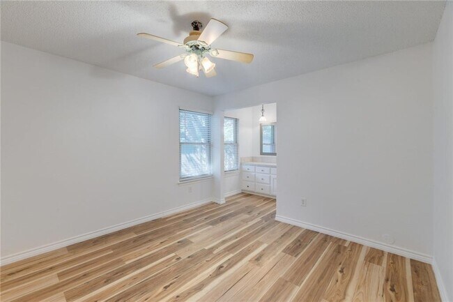 Building Photo - 12918 Lazyfield Trail