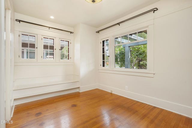 Building Photo - 847 S Los Robles Ave