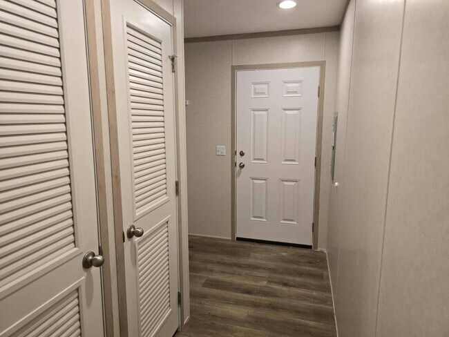 Building Photo - 613 Polk St