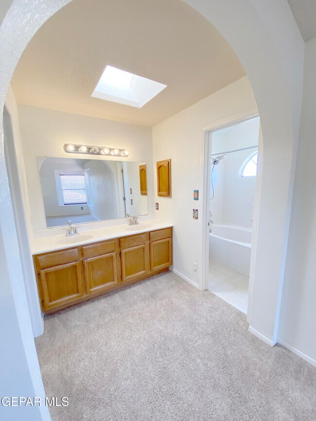 Building Photo - 4320 Loma Del Norte Dr