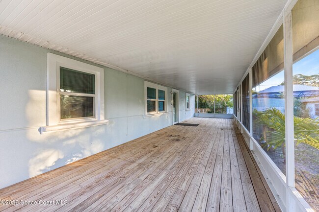 Building Photo - 826 Newfound Harbor Dr