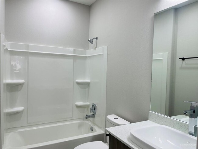 Building Photo - 10 Sugar Gdn Dr