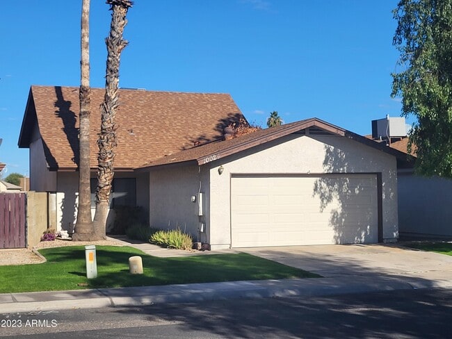 Primary Photo - 10024 W Sells Dr