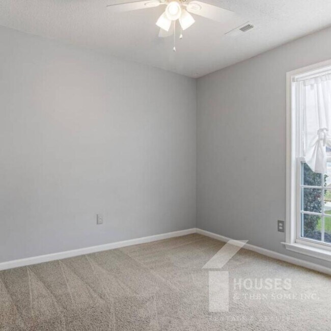 Building Photo - 110 Stonington Way