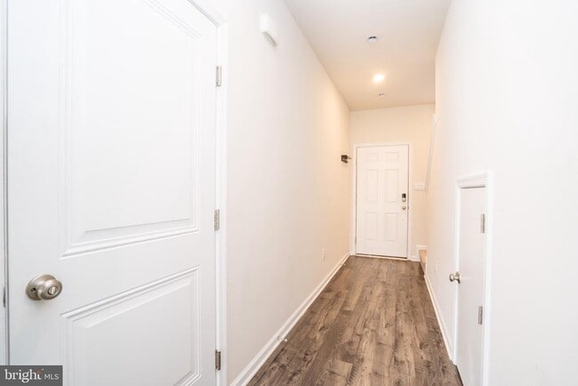 Building Photo - 172 Mazzeo Dr