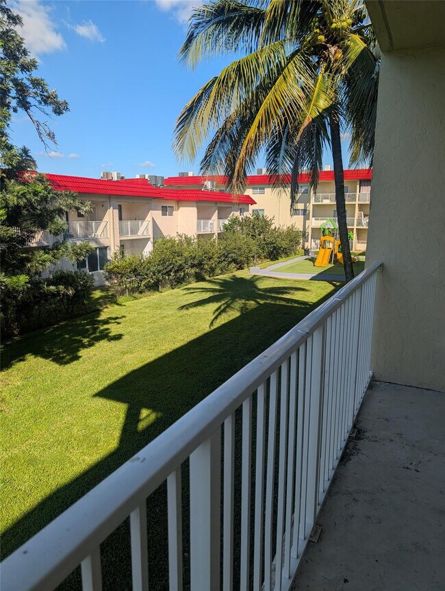 Building Photo - 5820 NW 17th Pl