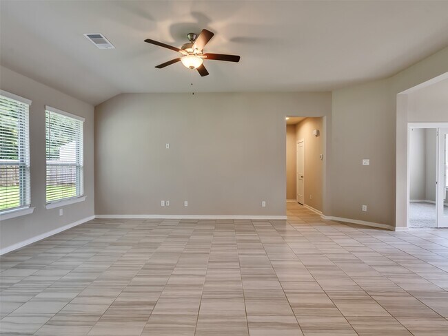 Building Photo - 8510 Amber Bend Dr