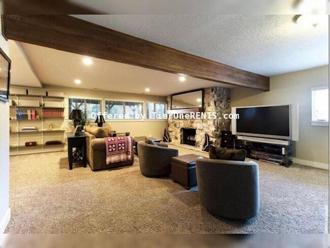 Building Photo - This property offers a NO DEPOSIT option available for qualified renters!