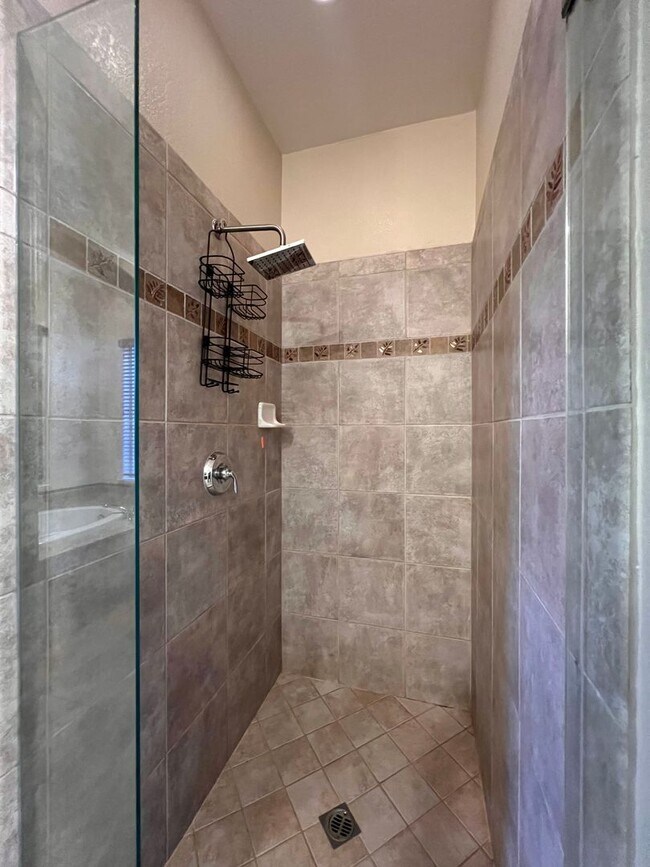 Building Photo - Large Home located in the Gated Community of Dorado in S. Reno