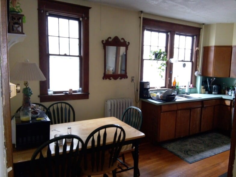 Kitchen - 528 Warren Street