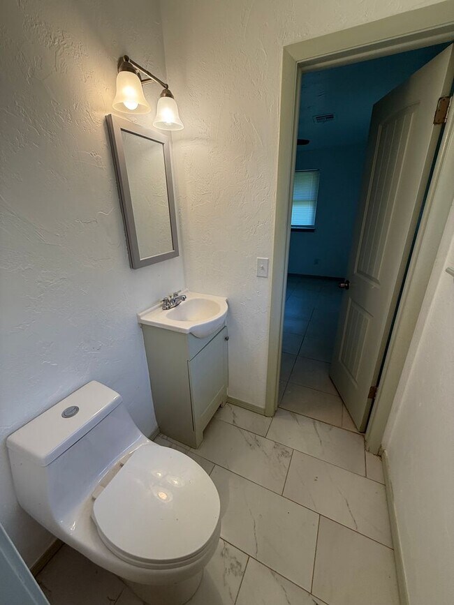 Building Photo - Completely remodeled 3 bed 1 & 1/2 bath ho...