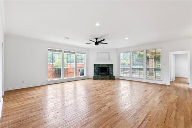 Building Photo - 3933 Woodlawn Ln
