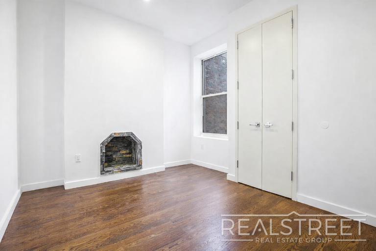 Building Photo - 3 BED 1.5 Bath in Bed Stuy