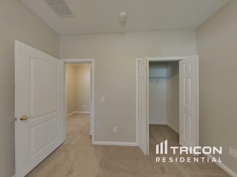 Building Photo - 892 Bonaparte Landing Ct