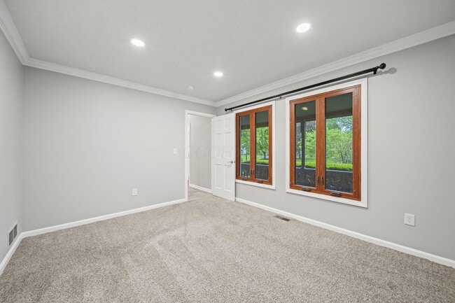 Building Photo - 1094 Farrington Dr