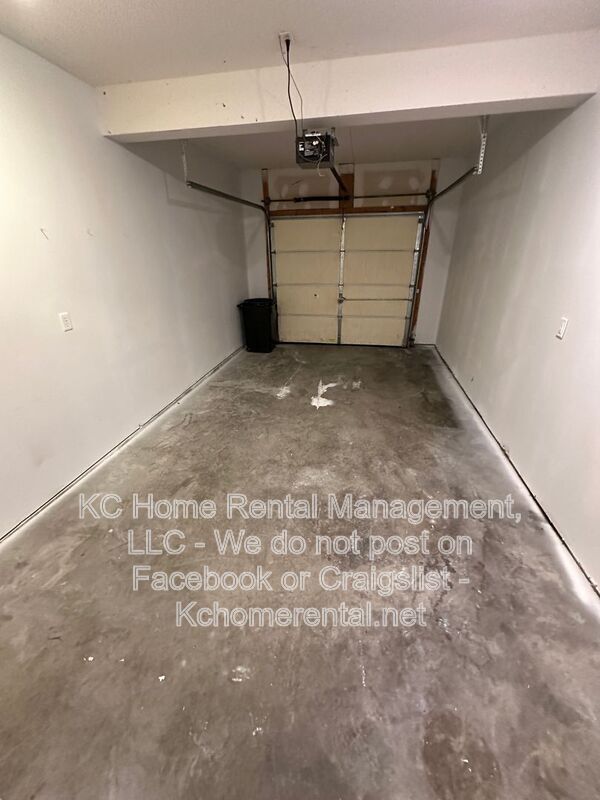 Building Photo - 1955 N 80th Ct