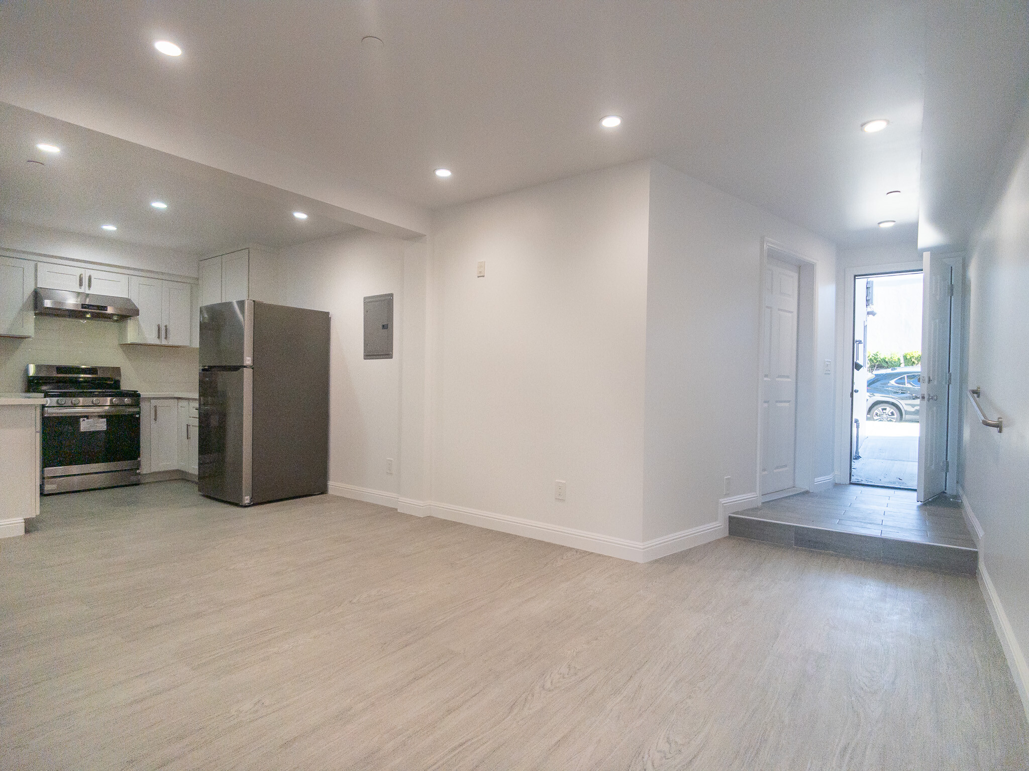 Building Photo - 38 Miriam St