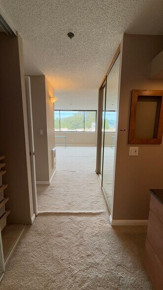 Building Photo - 555 Pierce St