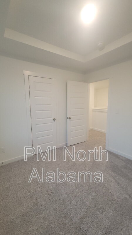 Building Photo - 7597 Discovery Pt Dr NW