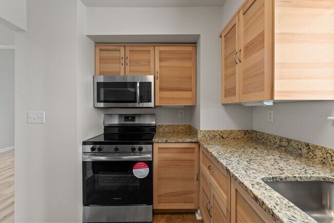 Building Photo - Beachfront 2BR/2BA Condo with Water Views in Norfolk – Water Included