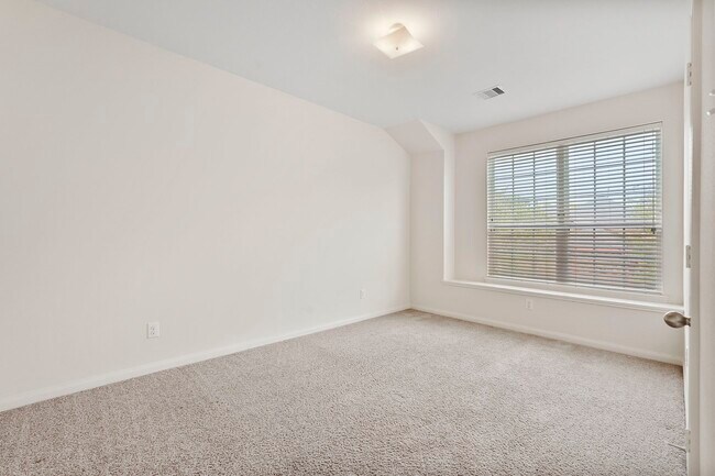 Building Photo - 10913 Panther Ct