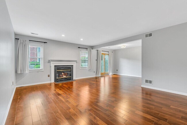 Building Photo - 31 Fair Acres Ct