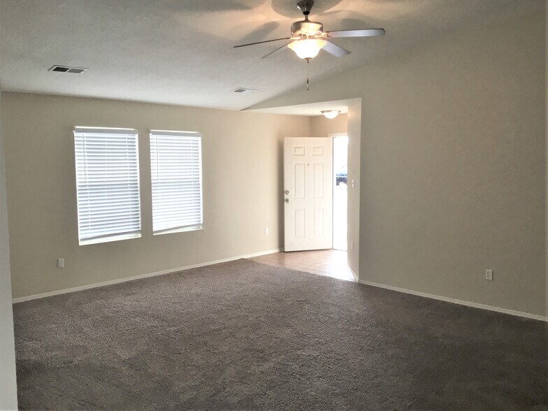 Building Photo - 6201 Capriccio Rd NW